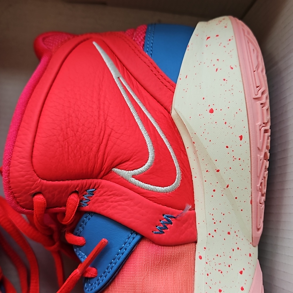 Nike - Kyrie Infinity basketball sneakers